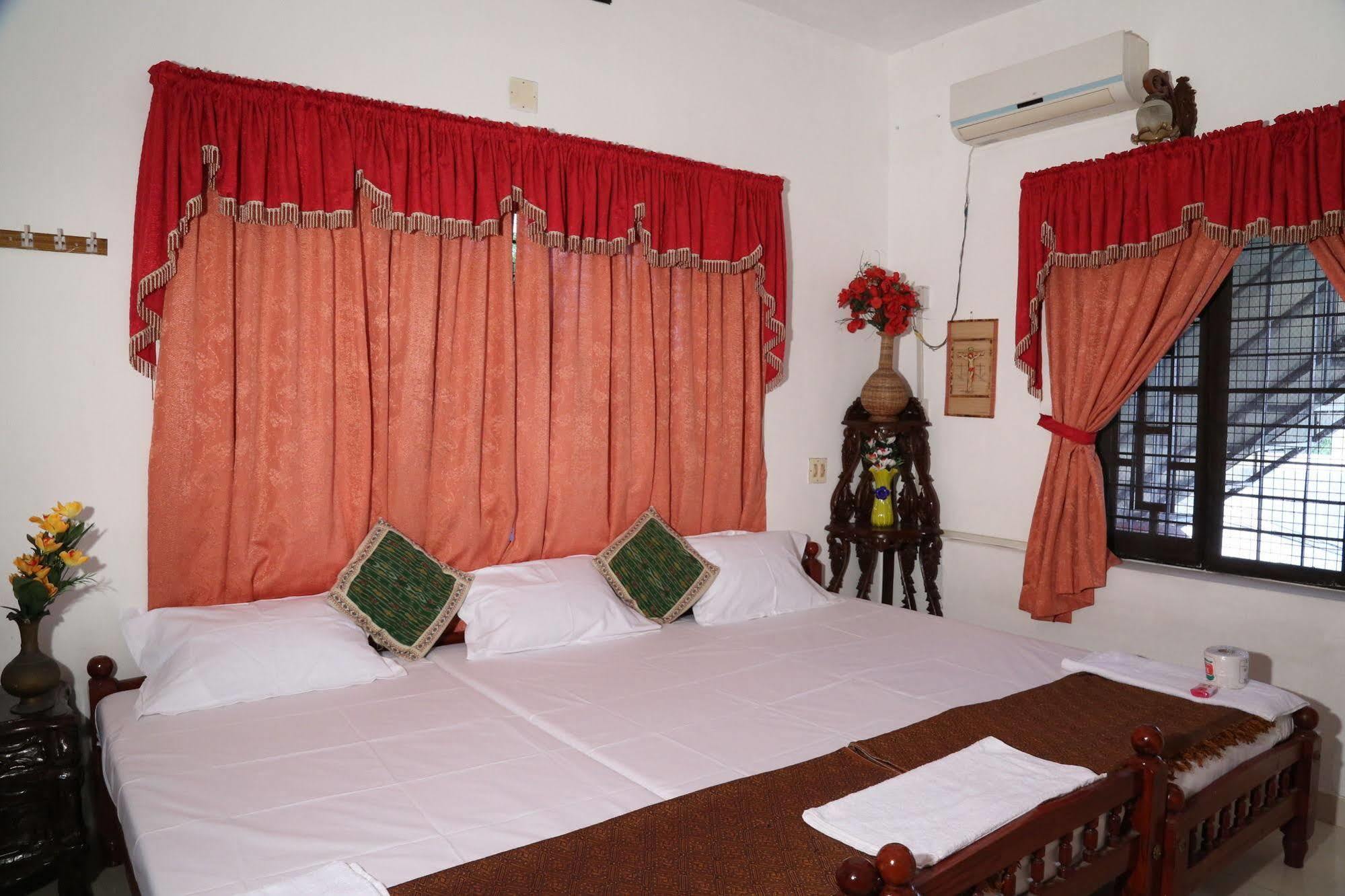 Dream Catcher Home Stay Kochi Extérieur photo